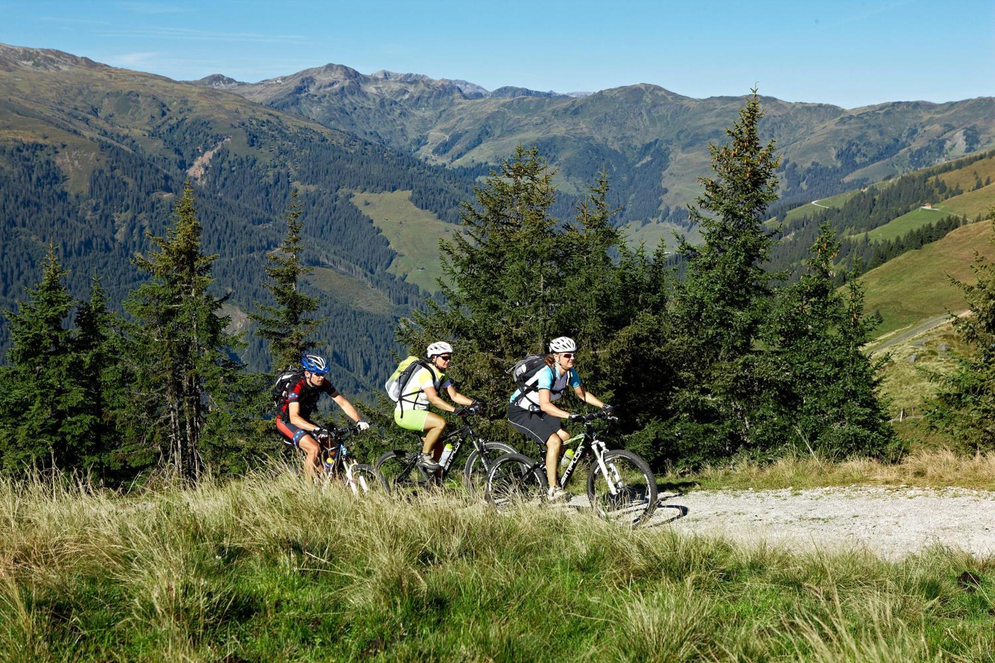 Wanderhotel Kirchner Bramberg am Wildkogel Exteriör bild